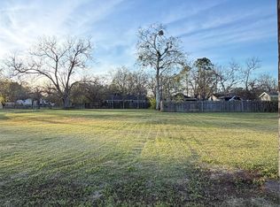 1007 E 2nd St, Sweeny, TX 77480