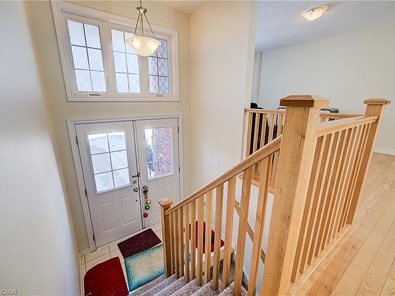 5th image of 49 Dennis Dr