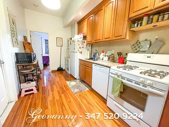 5th image of 239 Troutman St #2R2