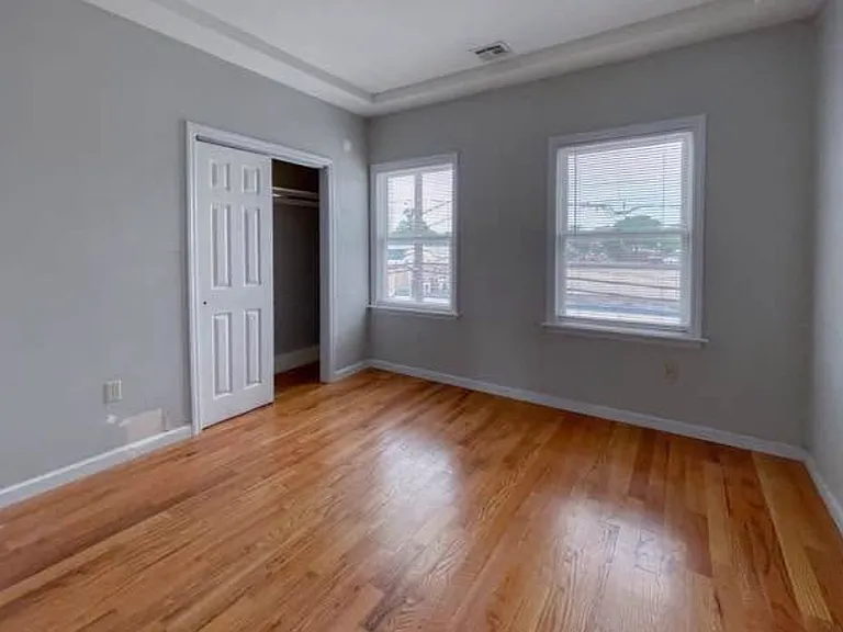 560 Forest St #2 — Photo 2
