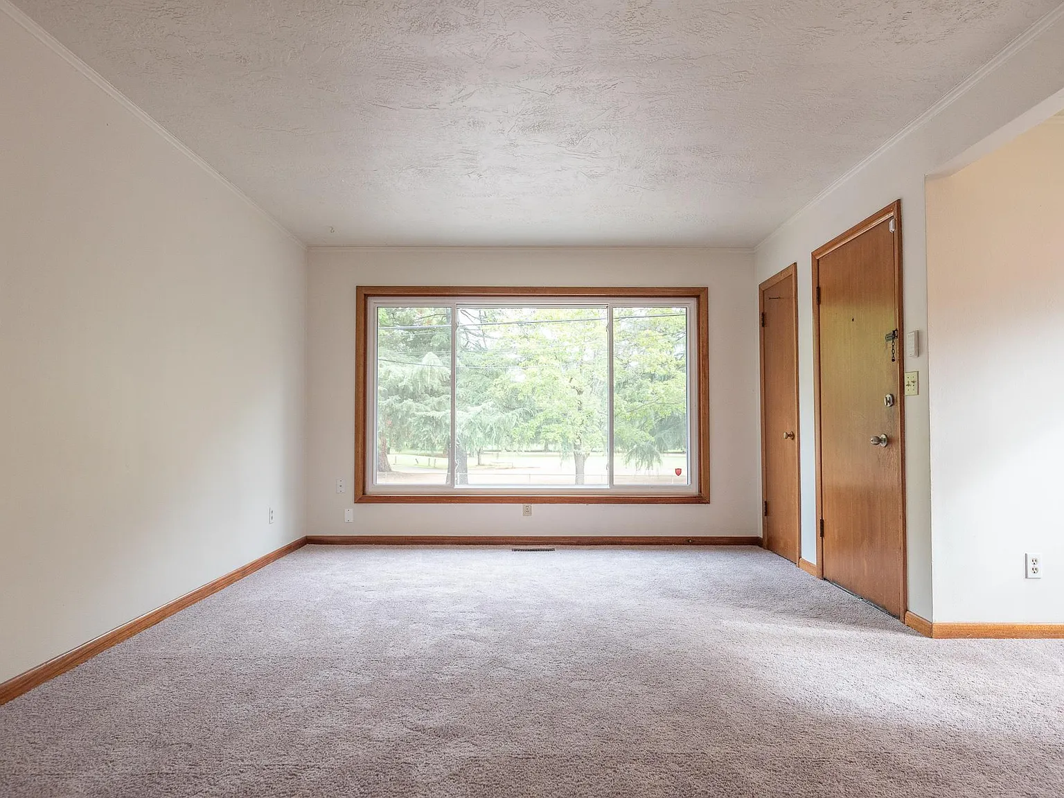 1 bed, 1300 sqft, $2,250 — Photo 4