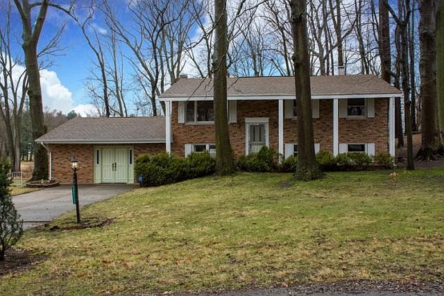 1st image of 60237 Emerald Dr