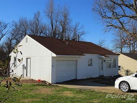 GOOD LOCATION NEAR HIGH SCHOOL!