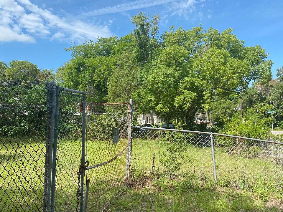 2nd image of 171 Pierce Ave