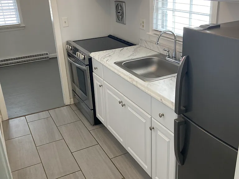 12 Lower Blvd #4 — Photo 3