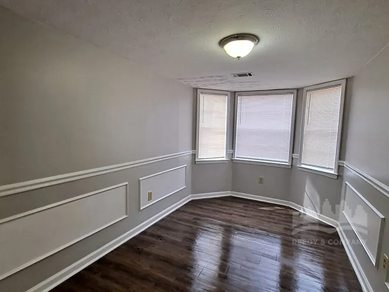 3743 Lakehurst Dr — Photo 5
