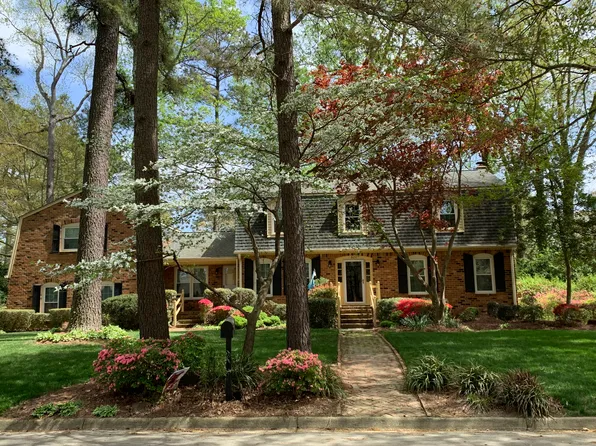 824 Winthrope Dr, Virginia Beach, VA 23452