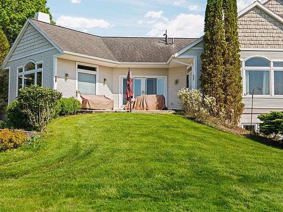 3rd image of 6130 Singletree Ln