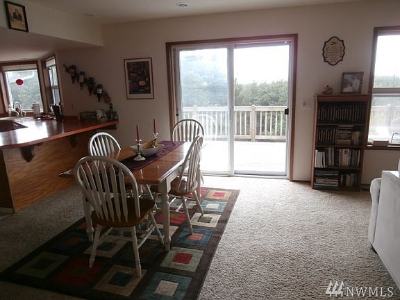 5th image of 909 Jetty View Dr