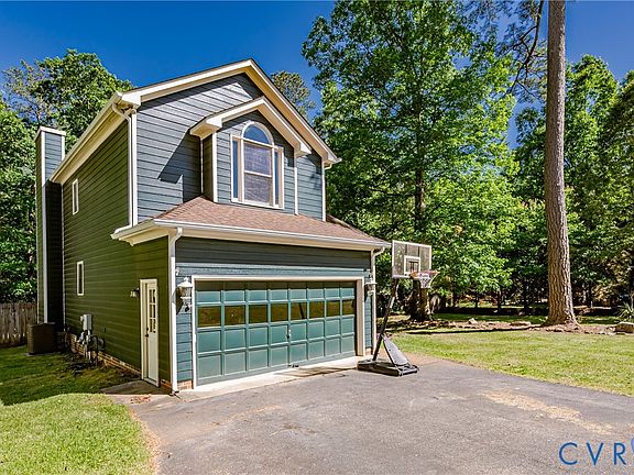 3rd image of 5903 Meadowood Ln