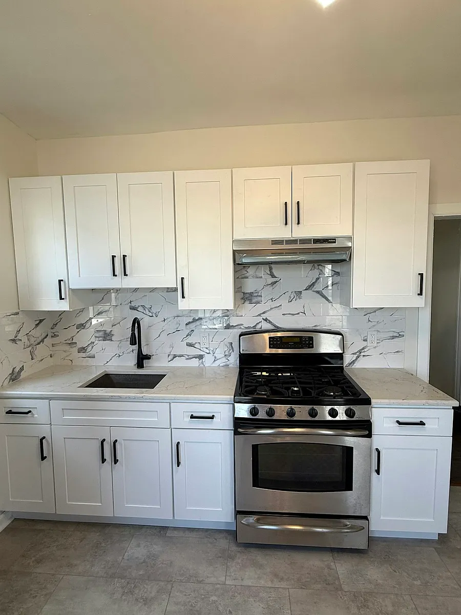 Kitchen - 105 Rosa Parks Blvd #2