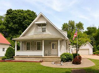 1060 Portersville Rd, Ellwood City, PA 16117