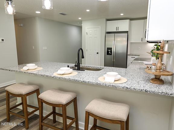 5th image of 1243 PANGOLA Drive