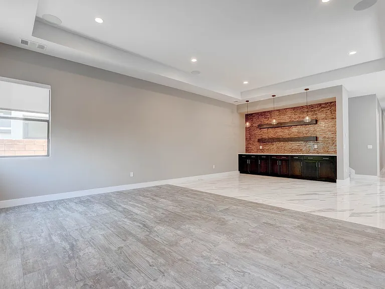 86 Pristine Glen St — Photo 15