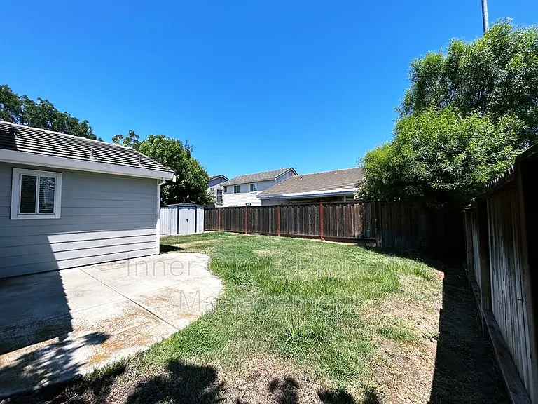 253 Creektrail Ct — Photo 9