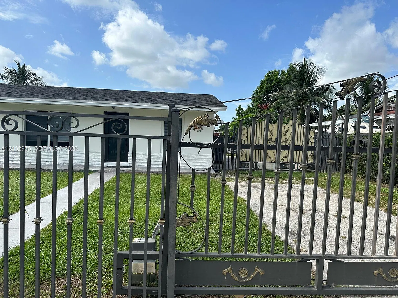 Carol City Gdens 1st Addn — Photo 4