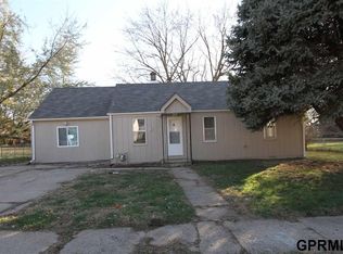 24 Martinview Rd, Bellevue, NE 68005