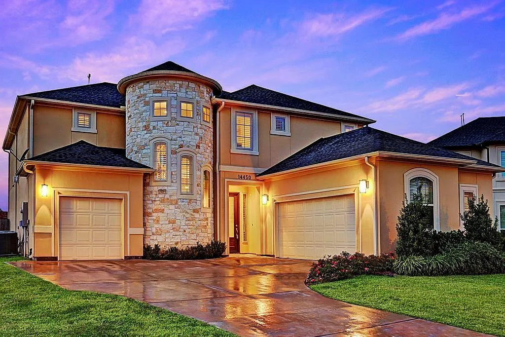 5 bed, 7.0 bath, 4347 sqft, $5,500 — Photo 1