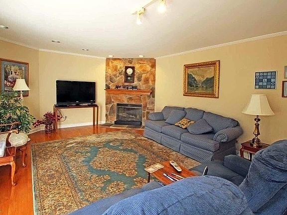 5th image of 21 Sherwood Dr #21