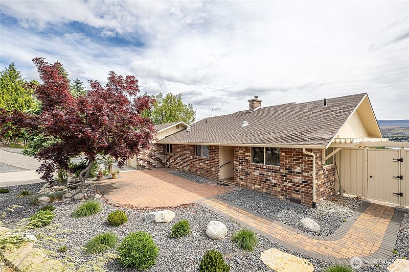 2nd image of 1632 Tanda Lane