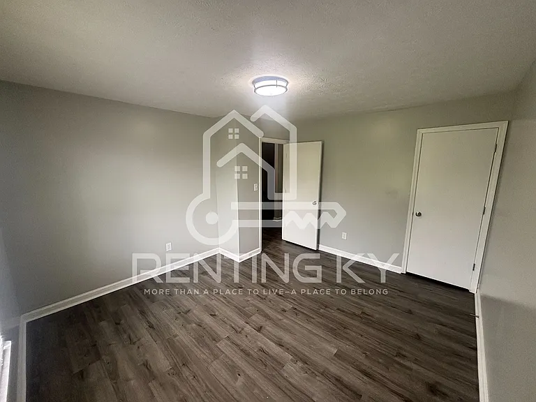 215 Peachtree Rd — Photo 9