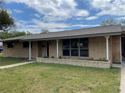 802 E Henderson St, Bishop, TX, 78343