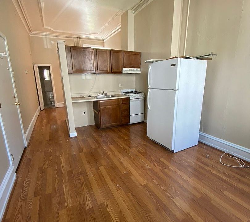 1st image of 143 N 21st St #10040260