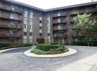 120 Lakeview Dr APT 104, Bloomingdale, IL 60108