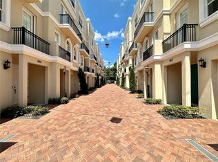 424 Regent Ln N, Saint Petersburg, FL 33701