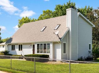 1500 Manchester Xing, Waunakee, WI 53597