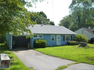 16 Plymouth Ave W, Groton, CT 06340