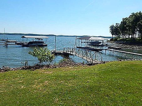 2nd image of 478 Lake Dr