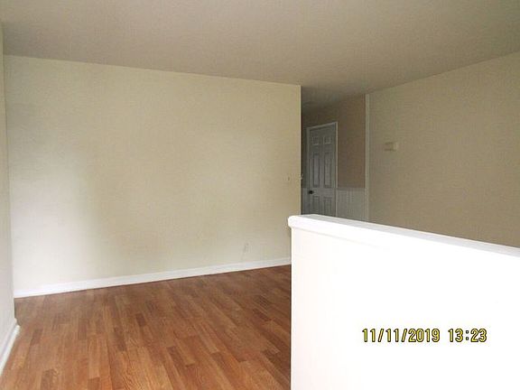 3rd image of 8844 Bel Air Ct