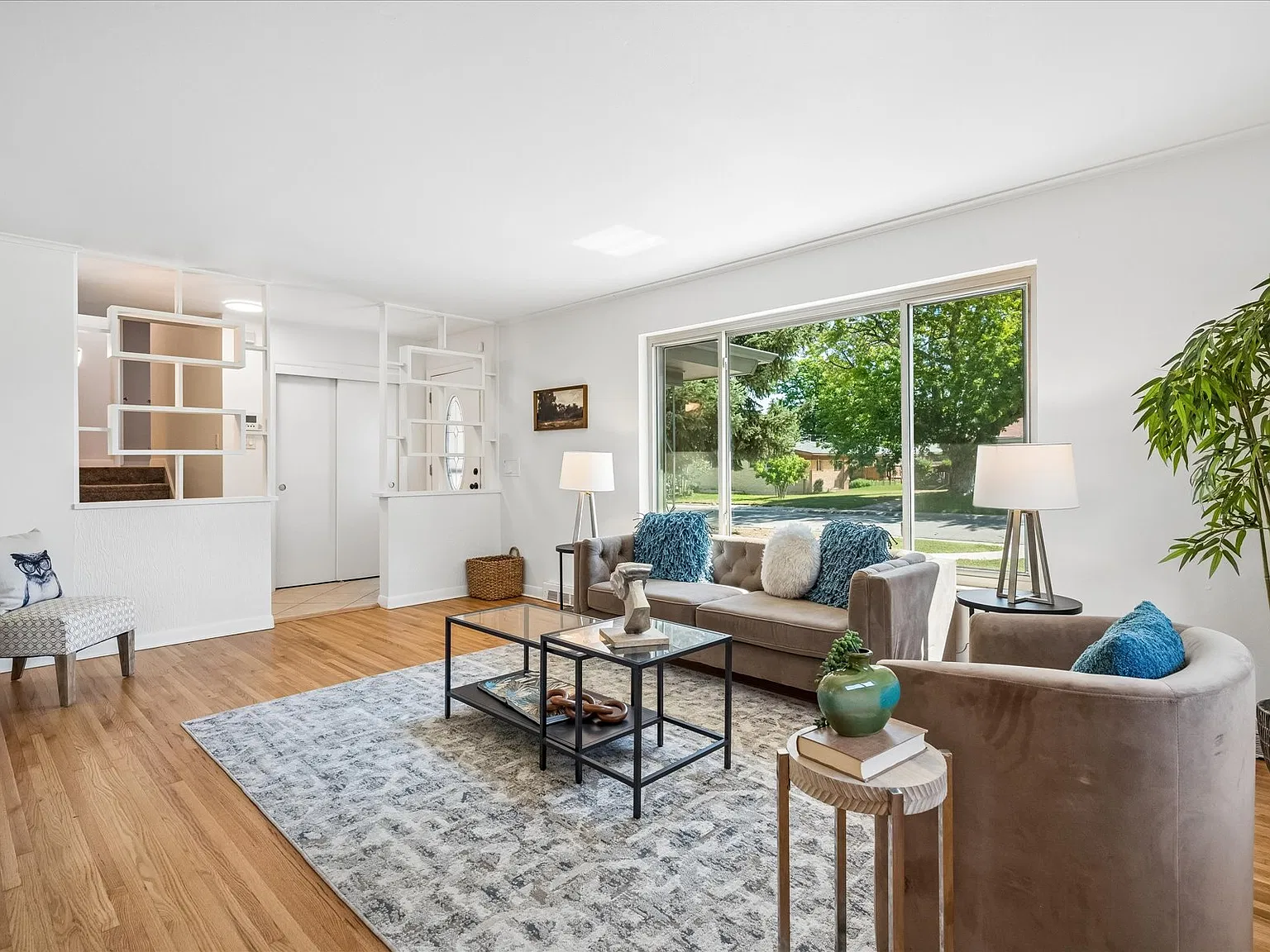 4 bed, 1944 sqft, $2,850 — Photo 3