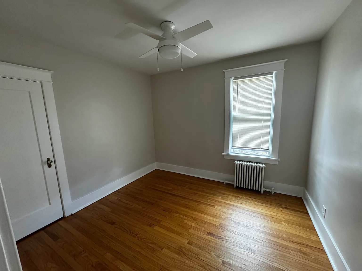 3 bed, 1224 sqft, $1,900 — Photo 2