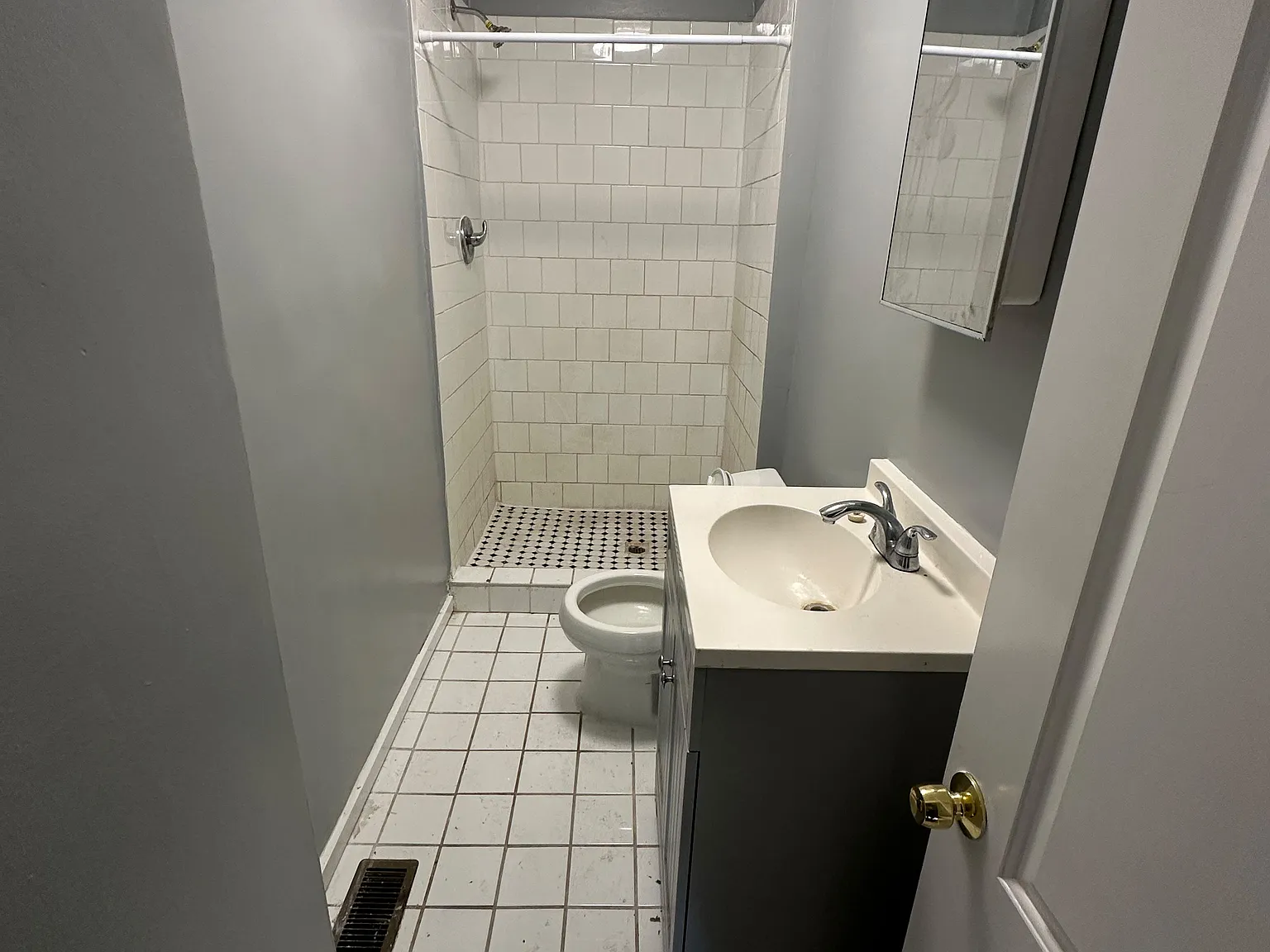 2 bed, 1.0 bath, $1,700 — Photo 4