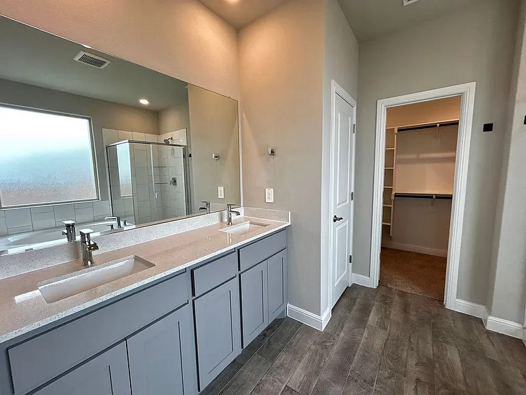 16028 Bronte Ln — Photo 17