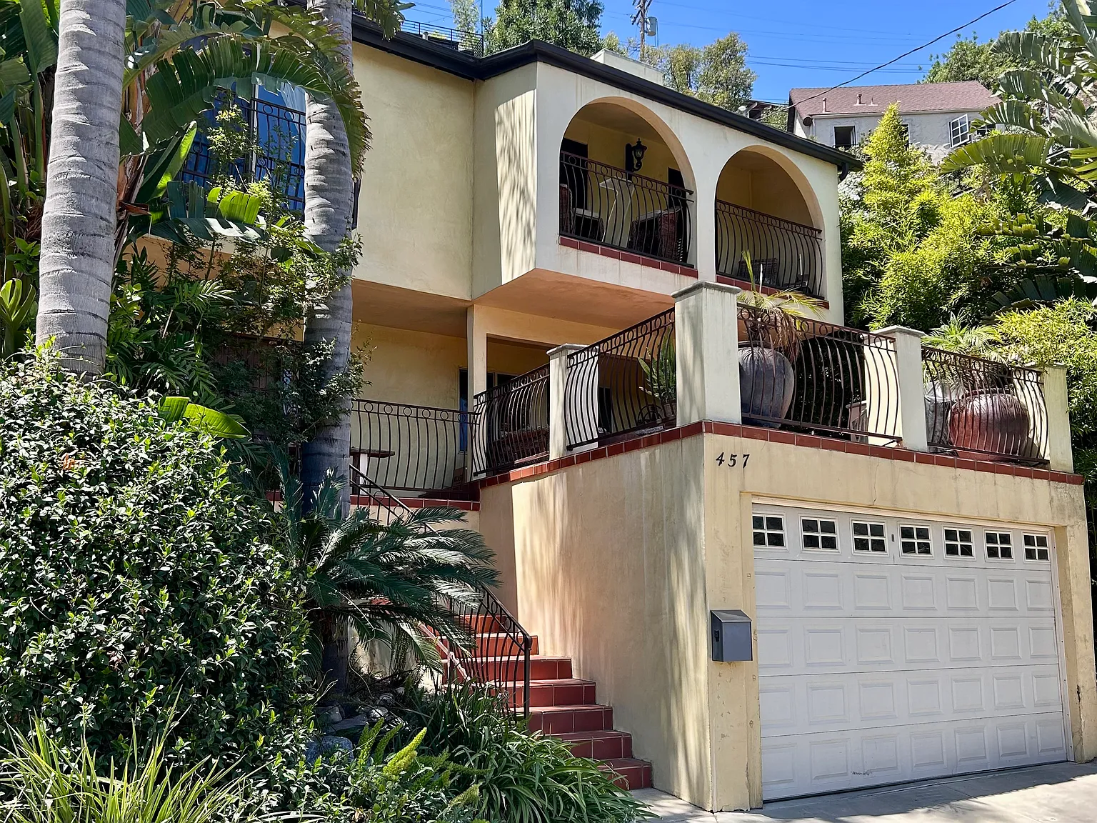 3 bed, 1800 sqft, $7,200 — Photo 1