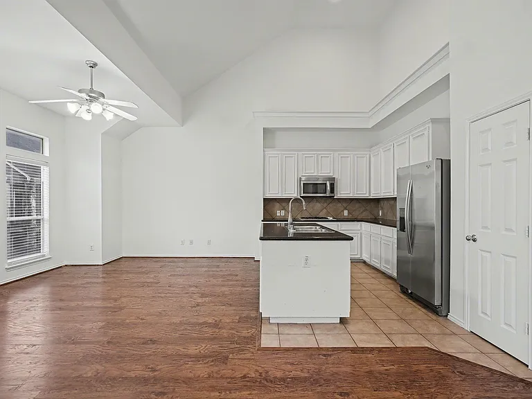 2416 Charleston St #A — Photo 4