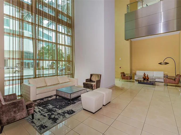 300 S Biscayne Blvd #T-2814 — Photo 23