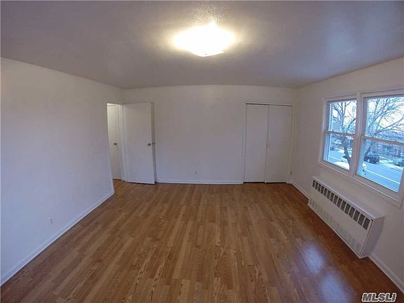 5th image of 10944 Ditmars Blvd