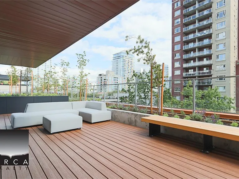 128 W 15th St #303 — Photo 33