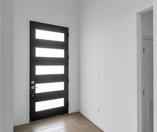 5th image of 125 Palm Dr