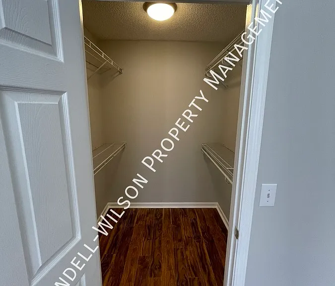 2800 Gross Ave — Photo 10