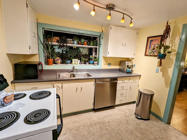 20 Ash St — Photo 23