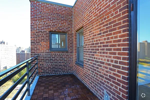 Rented by PWV Acquisitions | media 25