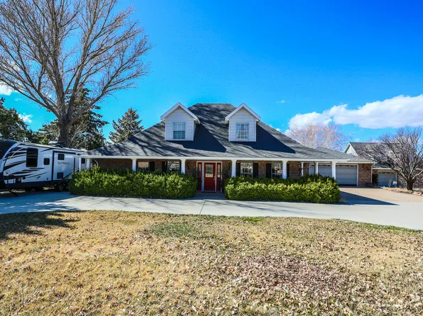 885 N Horsemans Park Dr, Dammeron Valley, UT 84783