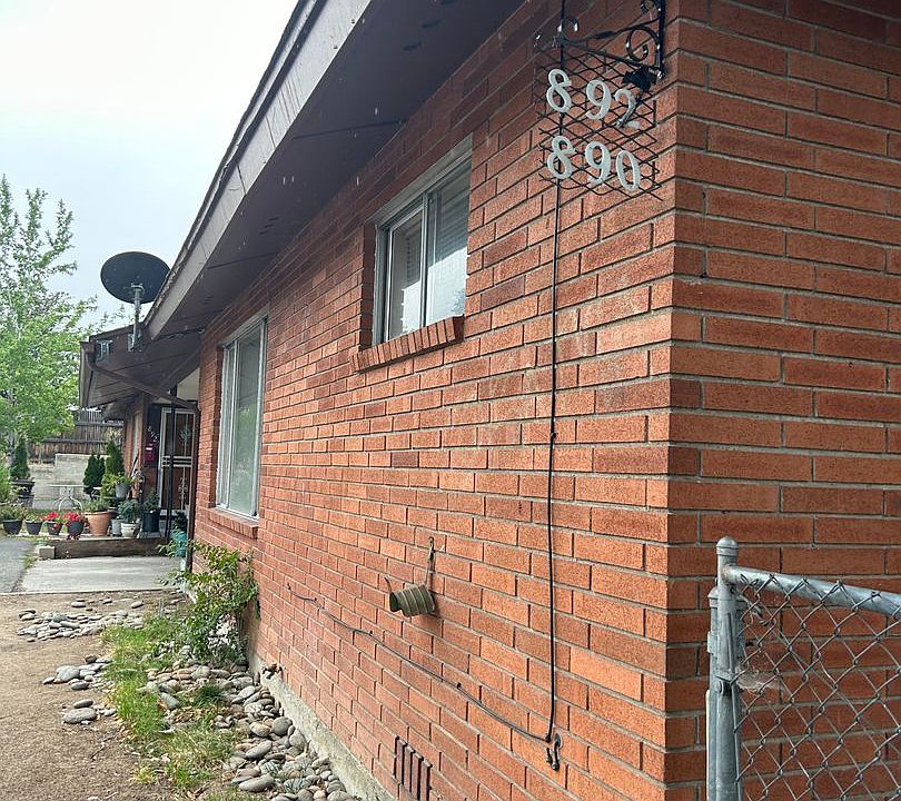 2nd image of 890 Roberts St
