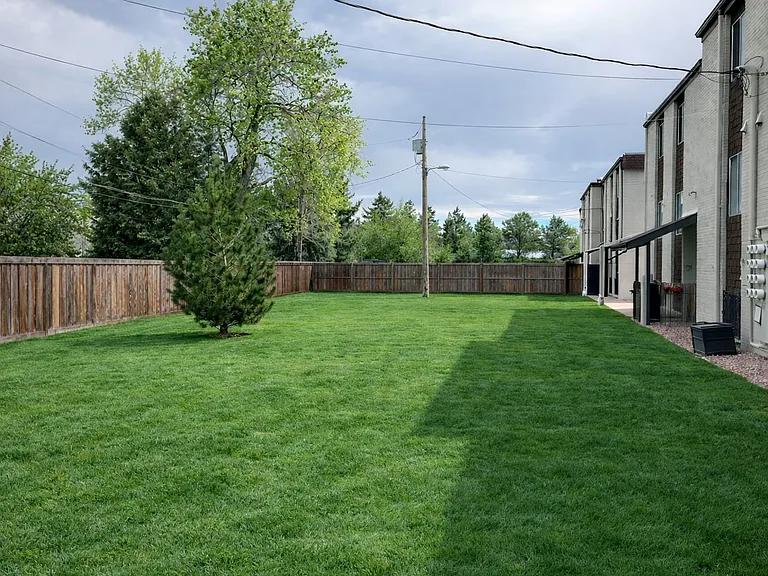 Caravelle Apartments — Photo 4