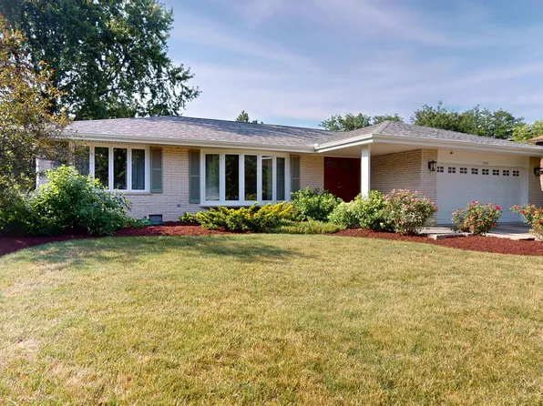 1445 71st St, Downers Grove, IL 60516